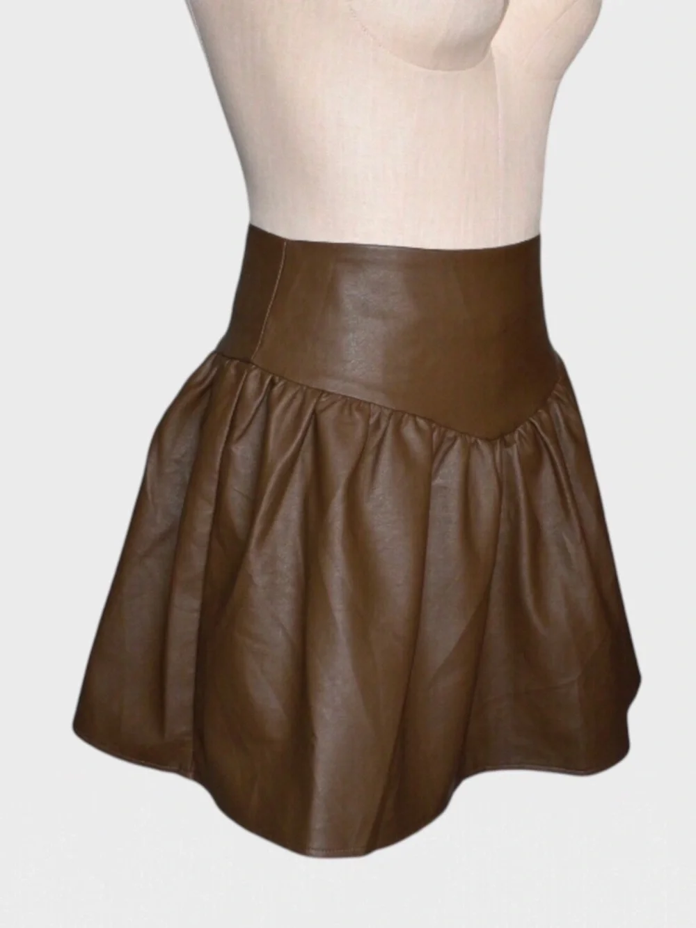 vestique features faux
